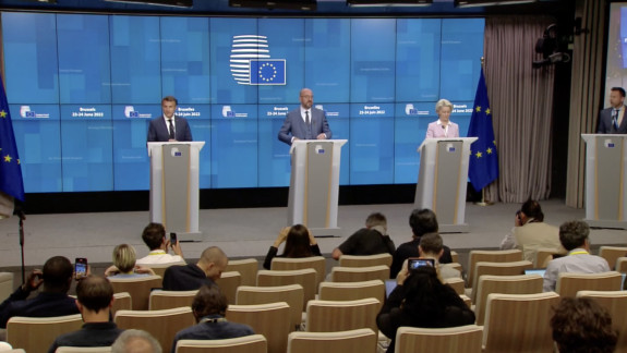 Liderii UE au felicitat Moldova și Ucraina, explicând motivele pentru care le-au oferit statutul de țări candidate la aderare (VIDEO)