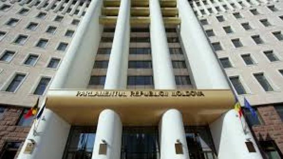 Limba română, mărul discordiei în Parlament. Deputații au retras proiectul de modificare a procedurii de angajare a răspunderii Guvernului