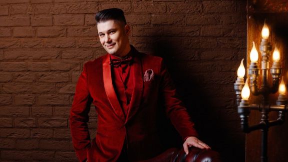 Lucian Dumitrescu: „Ce poate fi mai frumos decât să-ți rezervezi dreptul de a spune primul NEAȚA, KISSomanilor”