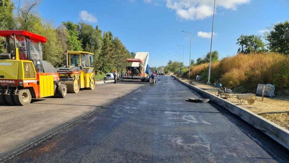 Lucrările de construcție a podului peste râul Bîc și pasajului peste calea ferată pe drumul național M1 vor fi încheiate până la sfârșitul anului