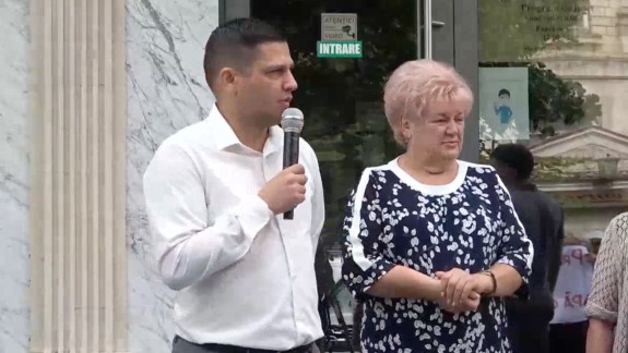 Mai mulți susținători ai PCRM și ai Partidului „Șor” au protestat în fața ANRE împotriva scumpirii tarifului la apă