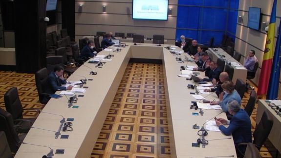 Măsurile pentru susținerea mediului de afaceri, votate de Comisia economie. Candu: „Acest proiect de lege riscă să nu fie considerat constituțional”