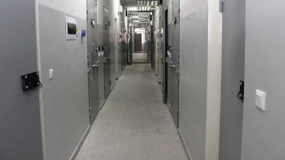 Suspendarea mecanismului de reducere a pedepsei deținuților, votată în prima lectură. Deputat: „Răul mare s-a produs deja”