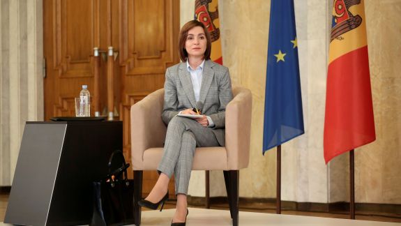 Mesajul președintei Maia Sandu către moldoveni în noaptea dintre ani: „Sunt convinsă că 2021 va fi mai bun. Vom merge împreună uniți și încrezători” (VIDEO) 