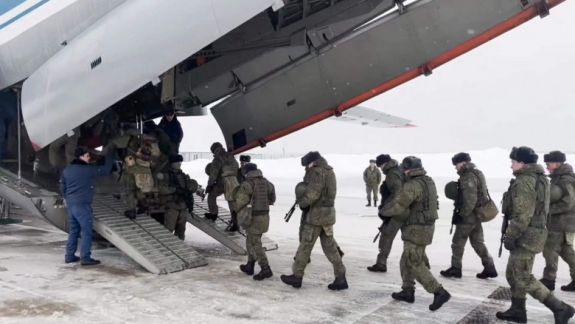 Militarii ruși au început să se retragă din Kazahstan
