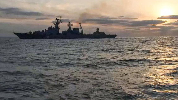 Ministerul rus al Apărării anunță că nava „Moscova” s-a scufundat „în valurile furtunoase ale mării”