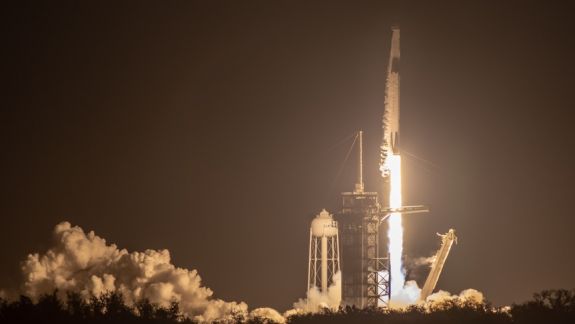 Misiunea spațială istorică a NASA și SpaceX a fost amânată din cauza vremii
