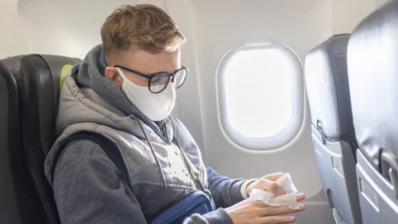 Moldovenii care intenționează să călătorească cu avionul în Germania nu vor mai fi lăsați la bord cu măști obișnuite. Care sunt noile reguli