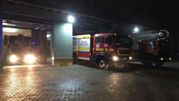 Noapte albă la IGSU: 250 de salvatori și pompieri au fost ridicați pe alertă în această noapte