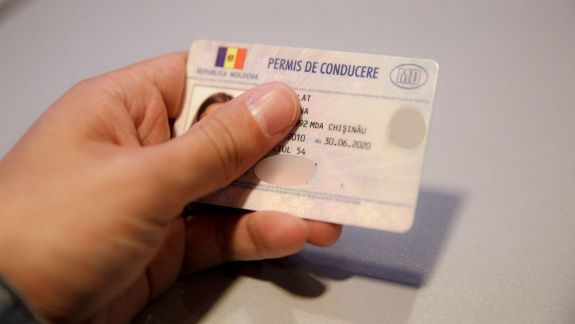 Nouă persoane, cercetate de CNA pentru eliberarea permiselor de conducere ilegal. Prețul - între 350 și 500 de euro 