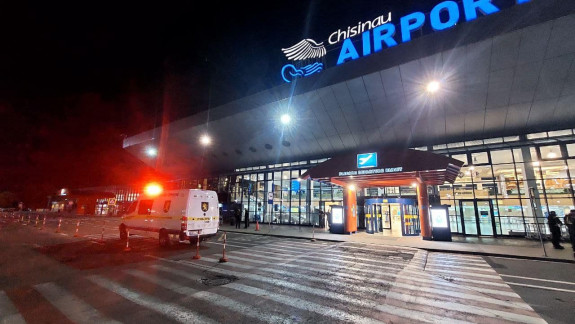 O nouă alertă falsă cu bombă la Aeroportul Chișinău. Poliția a fost alertată în această noapte