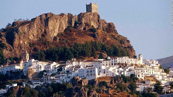 Oraşul din Spania fără niciun caz de coronavirus e o fortăreaţă medievală. Ce măsuri a luat primarul