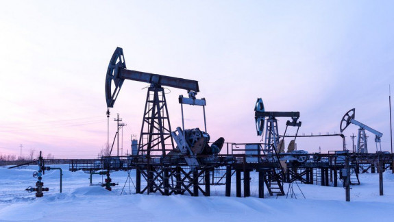Afectată de numeroase sancțiuni, Moscova continuă să câștige mai mulți bani din exporturile de petrol și gaze. De ce se întâmplă așa