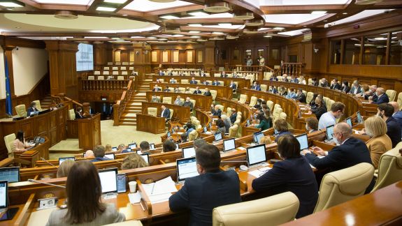 Parlamentul a aprobat în lectură finală modificările la Legea cu privire la sistemul public de pensii
