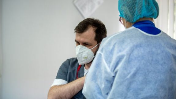Persoanele vaccinate cu prima doză în străinătate și cu a doua în țară riscă să nu primească un certificat valid de imunizare