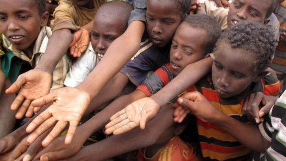 Peste un milion de copii sunt afectați de malnutriție acută și riscă să moară în acest an în Somalia