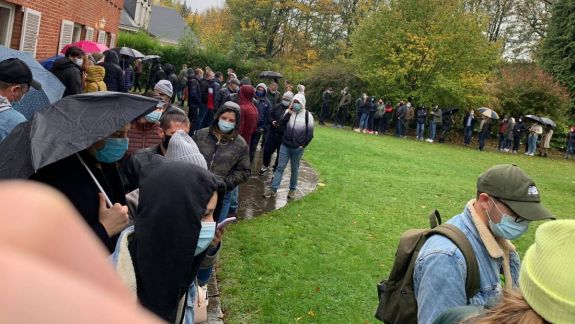 Planul CEC pentru turul doi al alegerilor prezidențiale în diasporă: Mai multe urne de vot, cabine și operatori în secțiile de votare