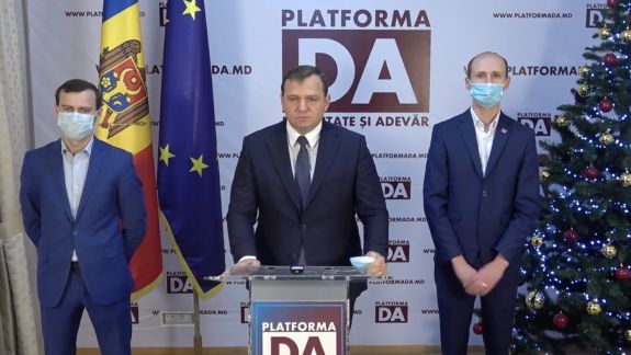 Platforma DA a contestat la CC legea cu privire la funcționarea limbilor vorbite și proiectul farmaciilor mobile