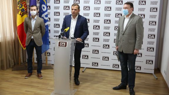 Platforma DA a elaborat Top-10 proiecte toxice propuse spre vot Parlamentului de majoritatea PD-PSRM