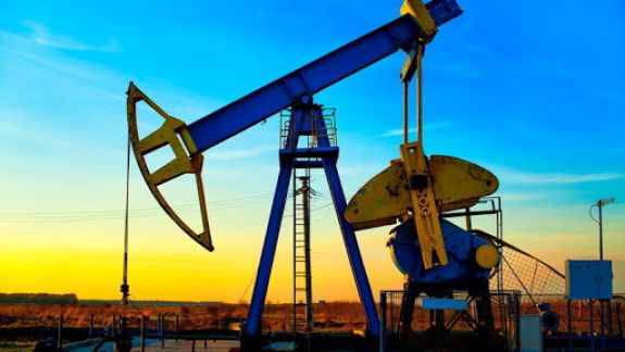 Prețul petrolului, în cădere liberă: Ar putea ajunge de la 65 la 10 dolari pentru un baril