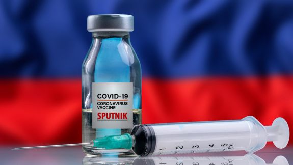 Prețul vaccinului rusesc Sputnik V a fost înjumătățit. Cât costă o doză