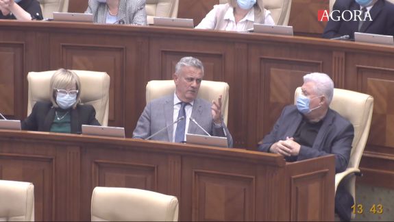 „Proiect frumos? Frumoși pot fi și oamenii care șchiopătează, când sunt frumoși la suflet”: Un deputat PCRM, face comparații de la tribuna Parlamentului (FOCUS)