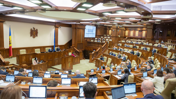 Replici în Parlament. Legea privind securitatea informațională a stârnit nemulțumirea deputaților BCS și Șor
