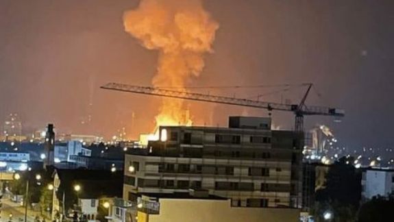 România: Explozie, urmată de un incendiu, la un combinat de producere a amoniacului (VIDEO)