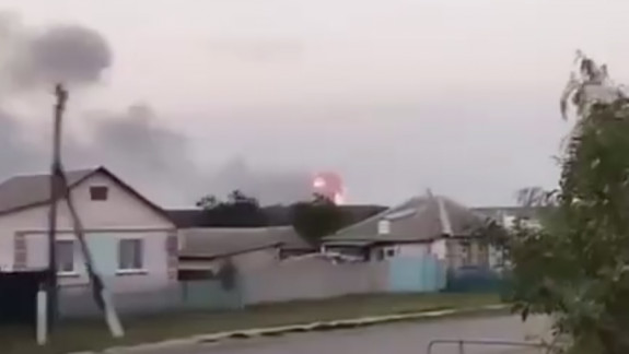 Rusia: Un depozit de muniție a luat foc în satul Timonovo, la 50 de km de granița cu Ucraina (VIDEO)