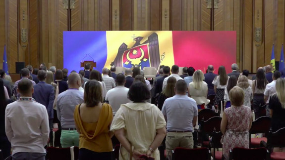 S-a dat start Zilelor Diasporei 2022. Cetățenii moldoveni întorși în țară se întâlnesc cu Maia Sandu (LIVE)
