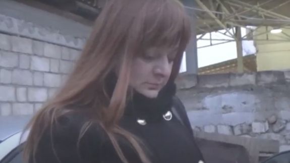 „Săracă și cu datorii”. O judecătoare dintr-un complet de judecată specializat în investigarea fraudei bancare folosește o mașină care nu se regăsește în declarația de avere (VIDEO)