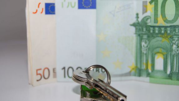 Schimbare de proprietar? Cui plătim chiria pentru bunul luat în locaţiune?
