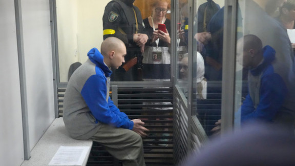 Soldatul rus judecat pentru crime de război pledează vinovat. Reacția Rusiei la procesul intentat împotriva militarului