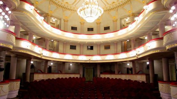 Teatrele din capitală ar putea fi redeschise. „În această săptămână vom veni cu o solicitare către Comisia Națională”
