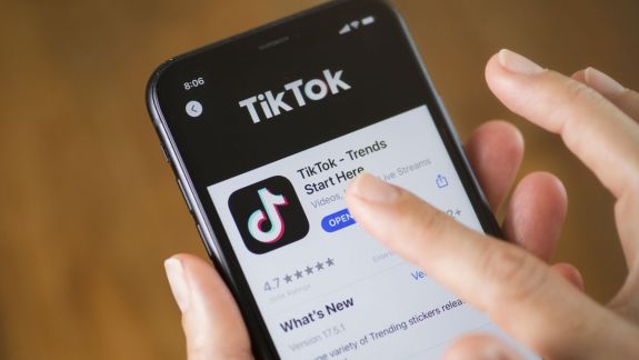 TikTok a depăşit pragul de trei miliarde de instalări