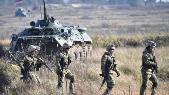 Trupele ruse își consolidează prezența la frontiera Armeniei cu Azerbaidjan. „Este o garanţie de securitate suplimentară”