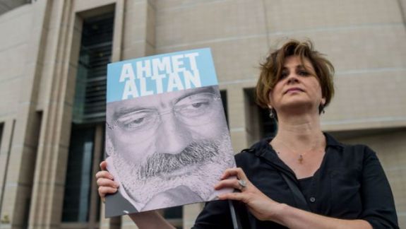 Turcia: Șase jurnaliști, condamnați la închisoare pe viață pentru faptul că ar fi participat la puciul eșuat din 2016