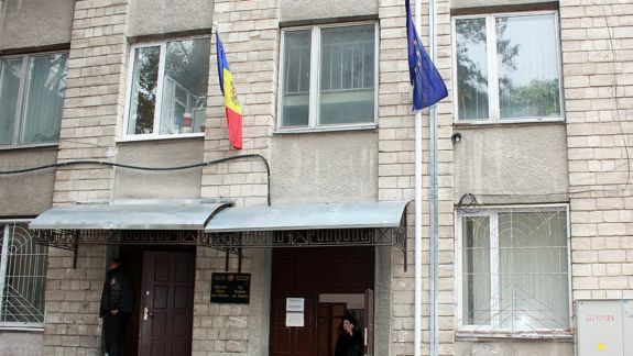Un angajat al Judecătoriei Chișinău, sediul Râșcani, infectat cu coronavirus. Instituția va activa în regim special (DOC)