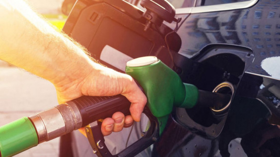 Un litru de benzină va costa peste 28 de lei. Prețurile la carburanți sunt în continuă creștere
