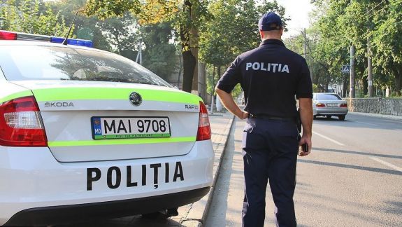 Un polițist din Fălești, trimis pe banca acuzaților pentru corupere pasivă și fals în acte publice
