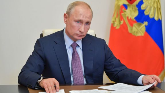 Vladimir Putin a semnat proiectul de lege care prevede amenzi pentru cei care nu se vor supune forțelor de ordine în timpul protestelor 