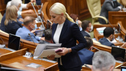 Da, dar nu prea? Partidul Șor, deși a votat modificarea Constituției în primă lectură, impune condiții pentru lectura finală. Iată ce propun