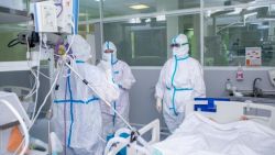 Peste 1.000 de infectări noi în Moldova: Printre acestea, 869 de persoane nevaccinate
