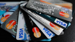 Tot mai mulți moldoveni își achită cumpărăturile cu cardul bancar. Totuși numerarul rămâne în preferințe