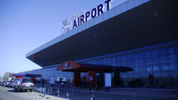 Vine iarna! În fața aeroportului vor fi instalate corturi pentru oferirea unui confort termic pasagerilor curselor aeriene