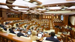 Votat în lectură finală: Asigurarea medicală obligatorie rămâne și în 2022 la prețul de 4.056 de lei