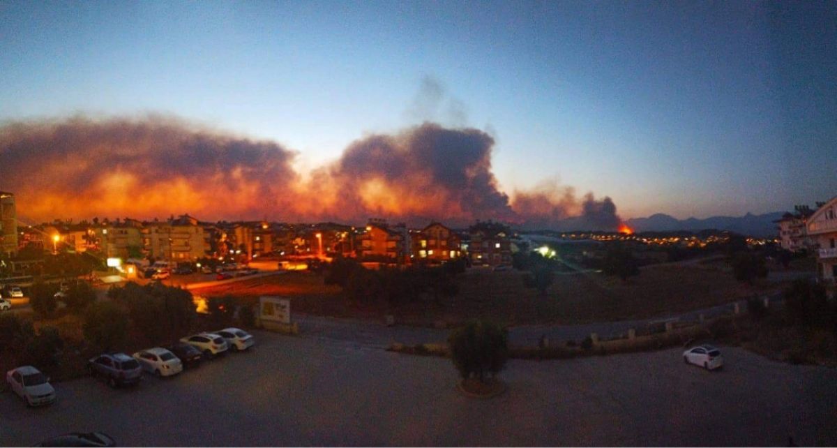 Mărturiile unui moldovean despre incendiile din Turcia: „Tot fumul a fost luat de vânt și a acoperit stațiunile turistice” (GALERIE FOTO)
