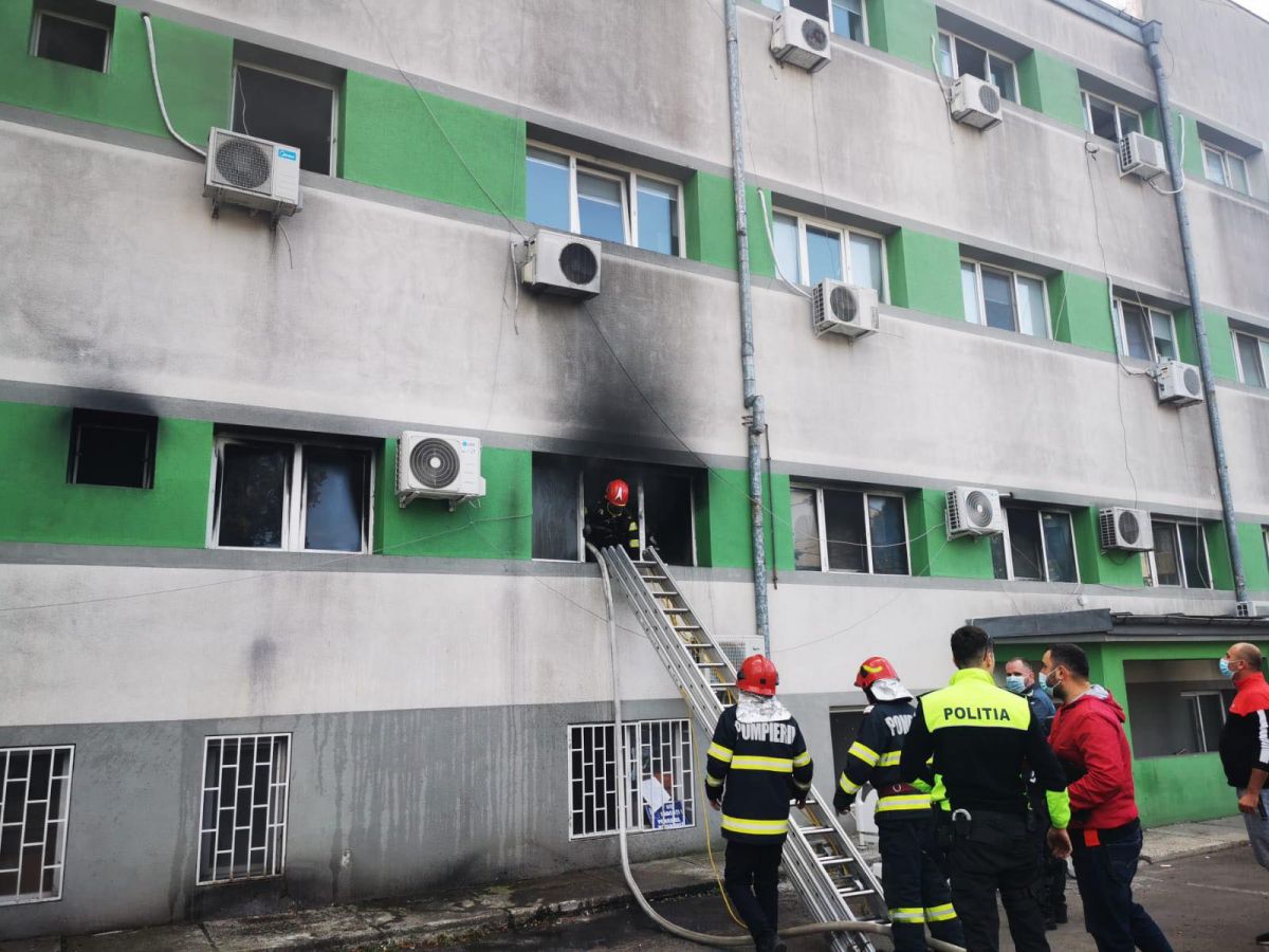 Detalii noi despre Incendiul de la spitalul din Constanța. Șapte oameni și-au pierdut viața (GALERIE FOTO)