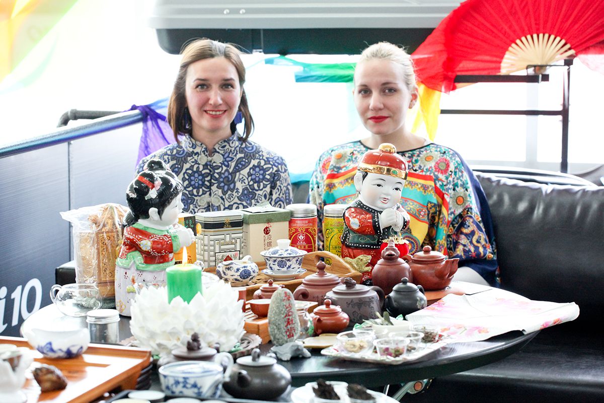 Centrul Auto Hyundai a dăruit femeilor plăcerea de a savura armonia ceremoniei ceaiului