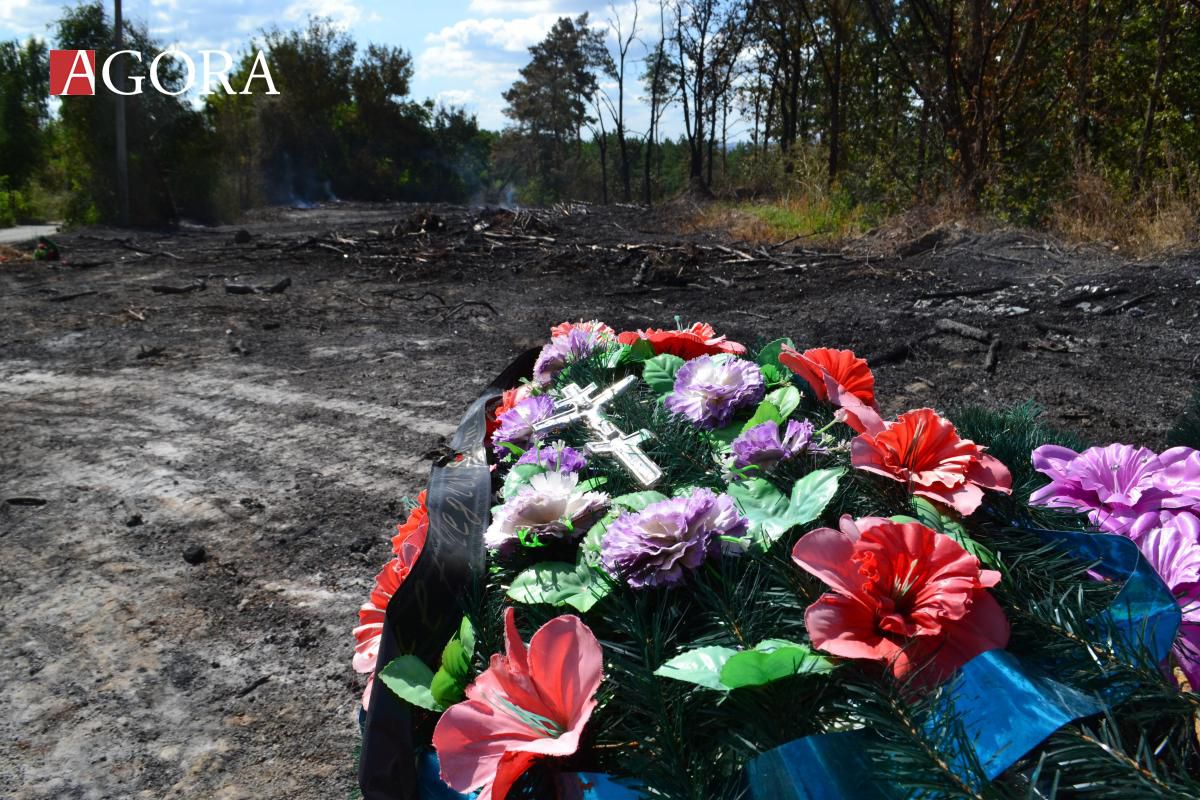 GALERIE FOTO. Cum arată gunoiștea din apropierea cimitirului Sfântul Lazăr, după incendiul de noaptea trecută